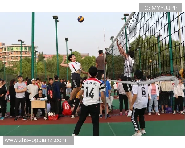 陕西长安竞技足球队员奋勇拼搏展现团队精神与竞技风采 陕西长安竞技足球队员奋勇拼搏展现团队精神与竞技风采